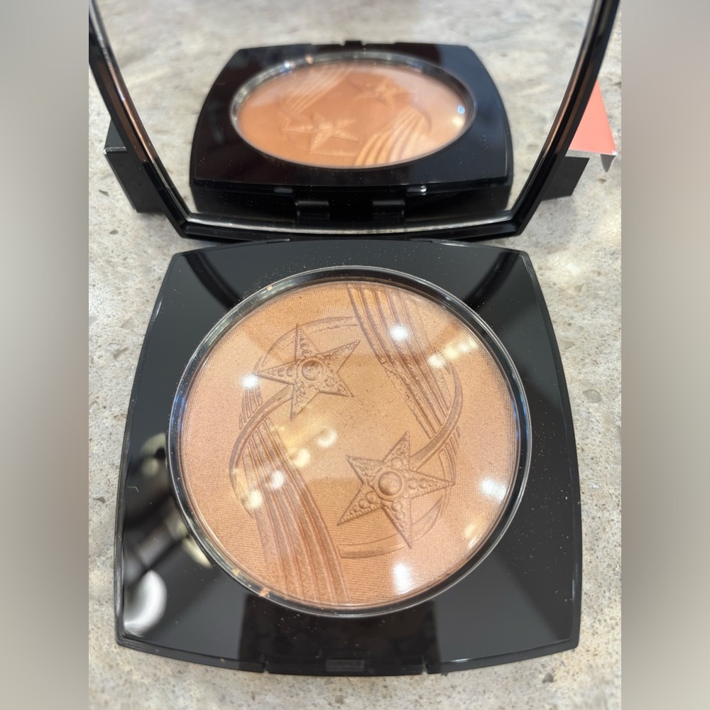 Chanel Illuminating Powder - Picture 8 of 10
